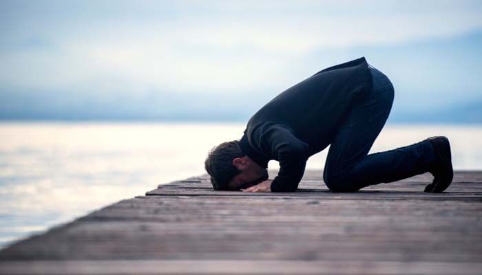 Está prohibido postrarse ante otro que no sea Al-lah (parte 2 de 2)