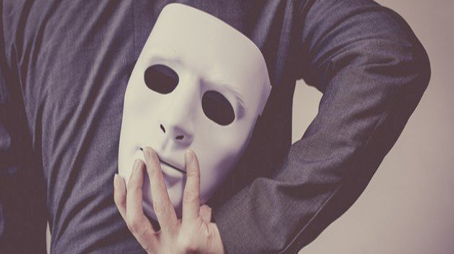 المنافقون هم العدو فاحذرهم